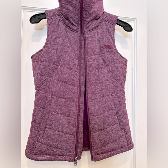 The North Face women’s puffer vest XS - Picture 4 of 8